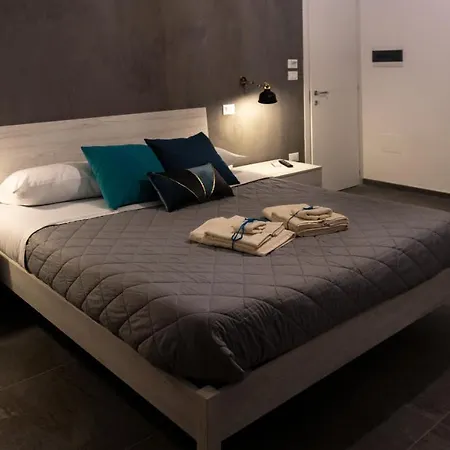 4 Balconi Rooms-elements Bed & Breakfast *