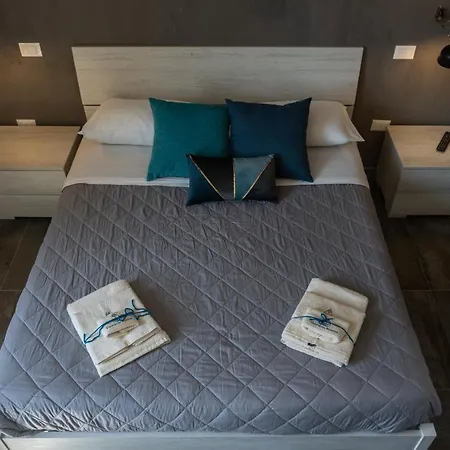 4 Balconi Rooms-elements Bed & Breakfast