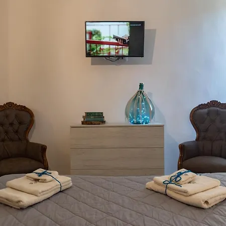 4 Balconi Rooms-elements Bed & Breakfast