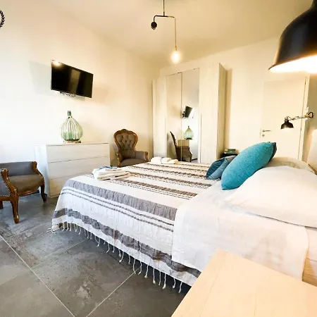 4 Balconi Rooms-elements Bed & Breakfast *