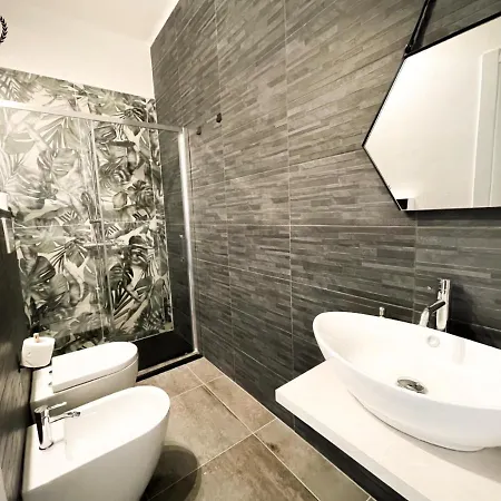 4 Balconi Rooms-elements Lecce